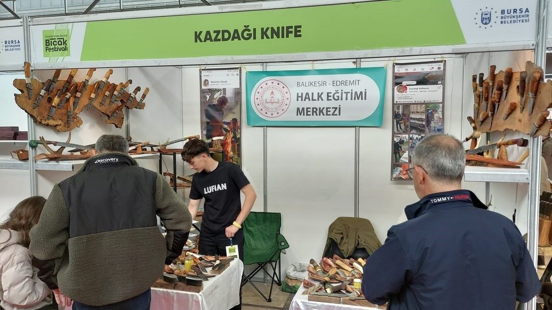 Balıkesir’in Edremit Halk Eğitimi Merkezi bünyesinde açılan El Yapımı Bıçakçılık