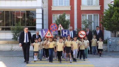Edremit’te “Trafik ve İlkyardım Haftası” düzenlenen çeşitli etkinliklerle kutlandı. Salih