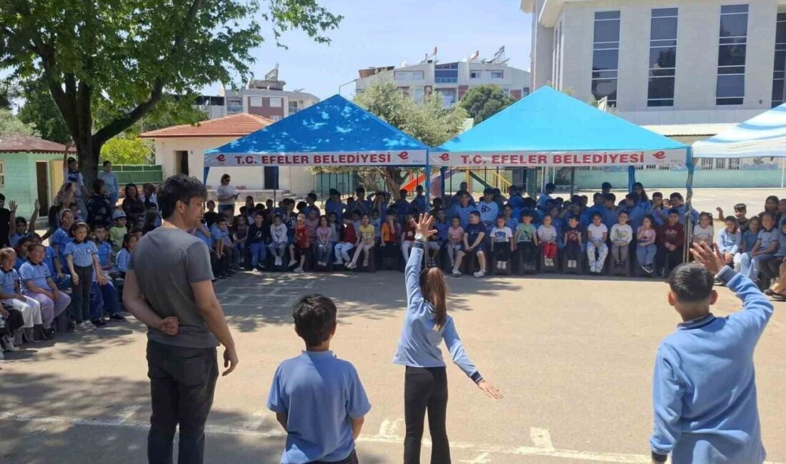 Efeler Belediyesi Şehir Tiyatrosu’nun (EBŞT) çocuklara yönelik sahnelediği “İnteraktif Oyun
