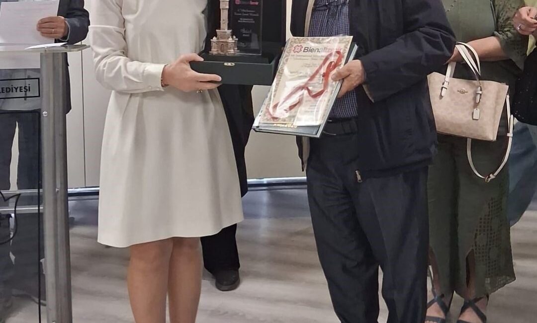 Ege Üniversitesi Eğitim Fakültesi Öğretim Üyesi Prof. Dr. Merih Tekin