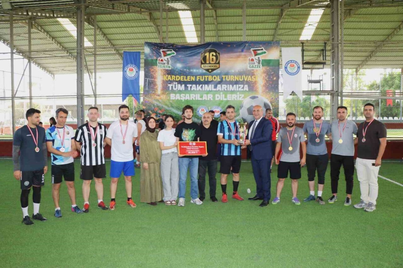Eğitim-Bir-Sen Adana Şubesi tarafından düzenlenen 16. Kardelen Futbol Turnuvası tamamlandı.