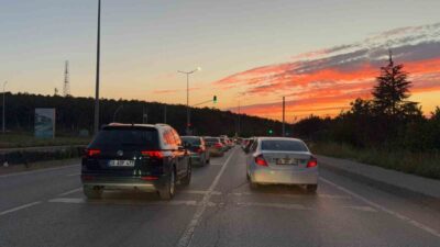 Eskişehir’de gün batımıyla ortaya çıkan renk cümbüşü görsel şölen sundu.