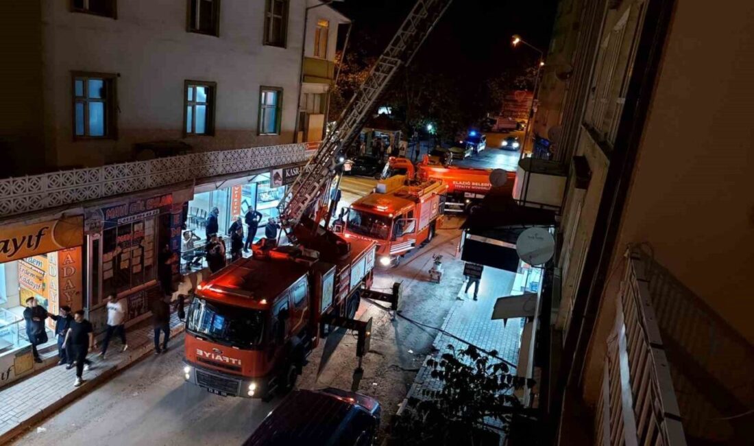 Elazığ’da bir lokantanın baca kısmında çıkan yangın, itfaiye ekipleri tarafından