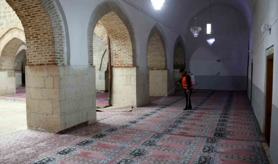 Elazığ Belediyesi, Kurban Bayramı öncesinde ibadethanelerde detaylı temizlik ve dezenfeksiyon