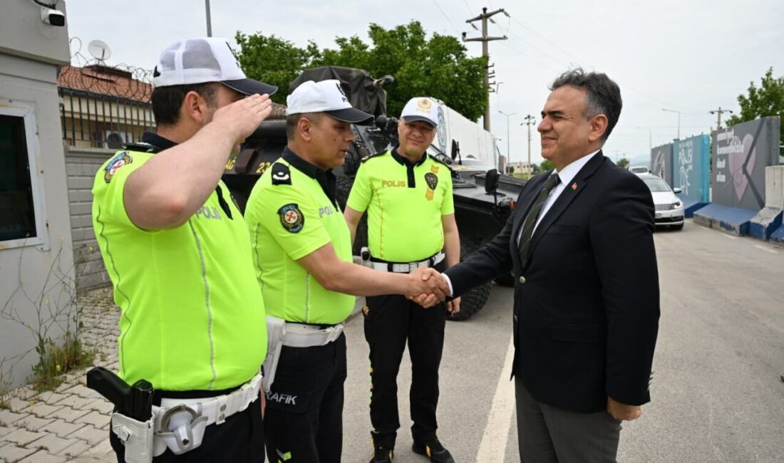 Elazığ’da İl Emniyet Müdürü Aydın Karan, bayramın ikinci gününde polis