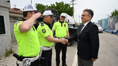 Elazığ’da İl Emniyet Müdürü Aydın Karan, bayramın ikinci gününde polis