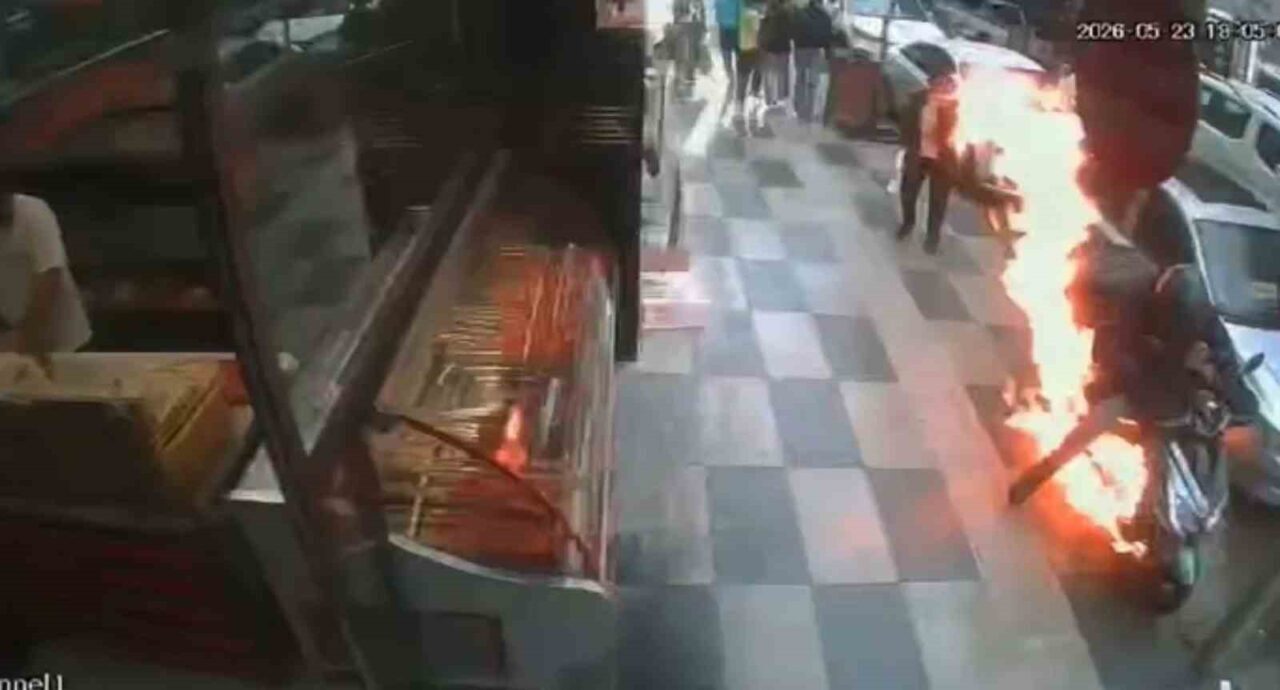 Elazığ’da siparişe gitmek için motosikletini çalıştırmak isteyen kuryenin aracı benzin