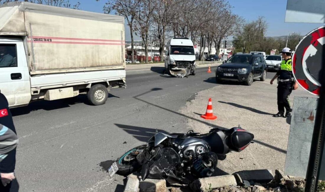Elazığ’da motosiklet ile minibüsün çarpışması sonucu meydana gelen trafik kazasında