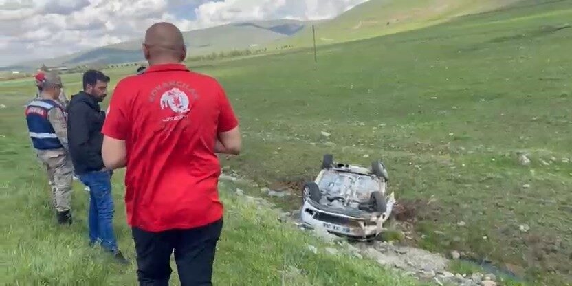 Elazığ’da otomobilin şarampole devrilmesi sonucu meydana gelen trafik kazasında, 3