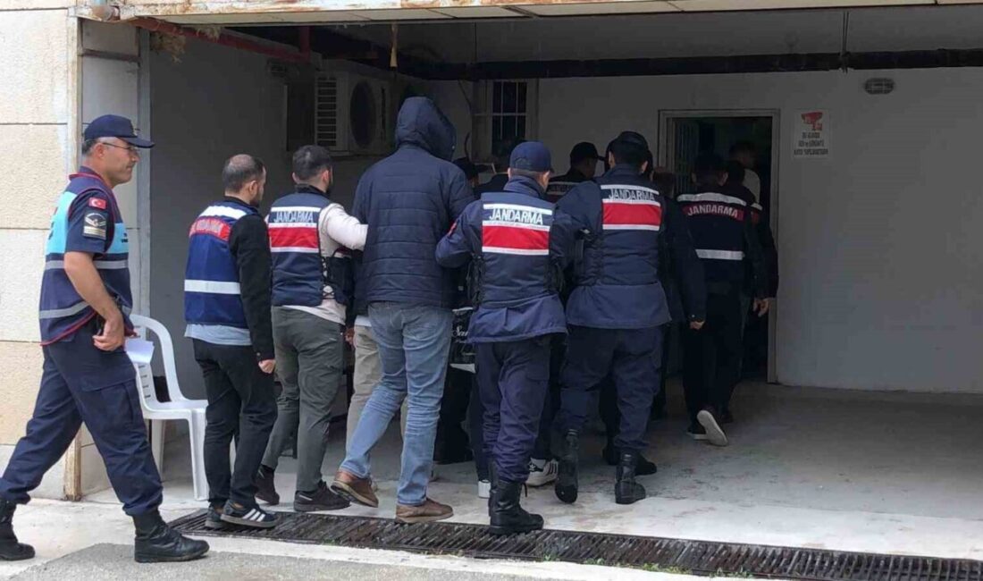 Elazığ’da özel sağlık kuruluşlarına yönelik düzenlenen operasyonunda adliyeye sevk edilen