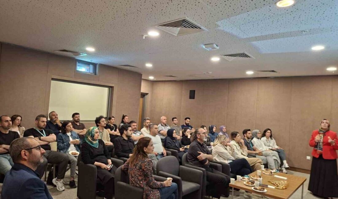 Elazığ Fethi Sekin Şehir Hastanesi’nde sağlık çalışanlarına yönelik seminer verildi.