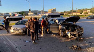 Elazığ’da cip ile otomobilin çarpışması sonucu meydana gelen trafik kazasında