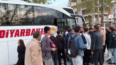 Elazığspor-Muğlaspor maçı için Elazığ’dan yüzlerce taraftar otobüsler, midibüsler ve minibüslerle