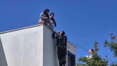 Muğla’nın Bodrum ilçesinde elektrik hattındaki patlama sonucu çıkan yangında binada