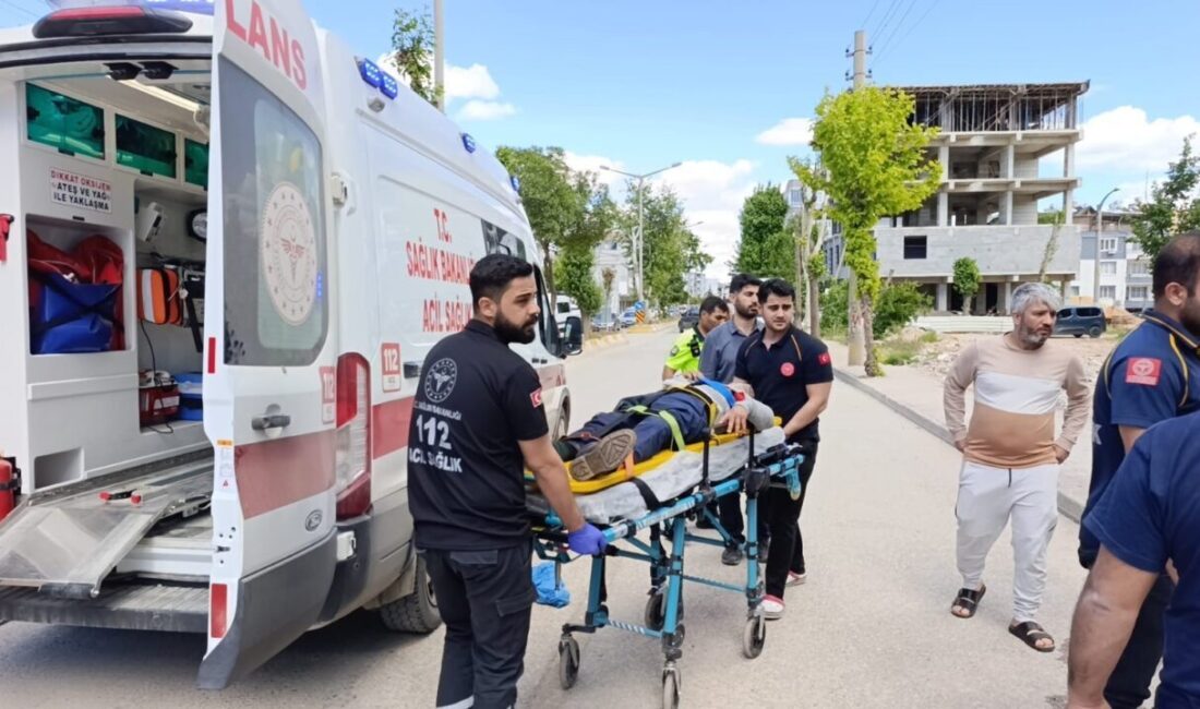 Adıyaman’da seyir halindeki elektrikli motosikletin devrilmesi sonucu sürücü yaralandı. Edinilen