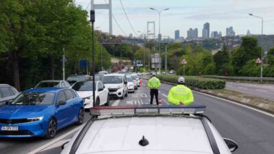 İstanbul’da trafikte tehlike oluşturan sürücülere yönelik denetimler aralıksız sürüyor. İstanbul