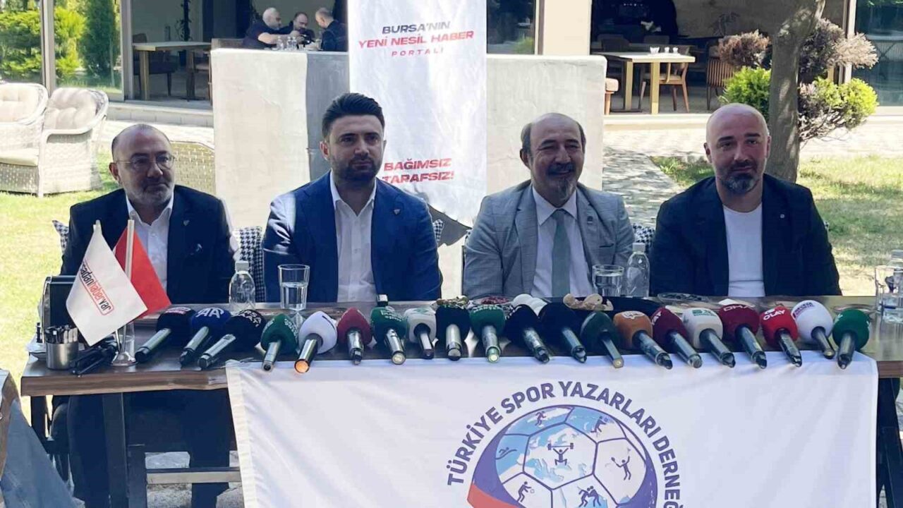 Bursaspor Başkanı Enes Çelik, takımın başarısında sadece futbolcuların ve teknik