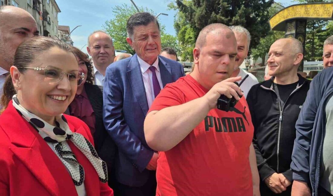 Bartın’da Engelliler Haftası’nda düzenlenen yürüyüş, down sendromlu Deha Kartal’ın yaptığı