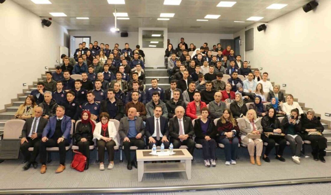 Erzurum Kalkınma Vakfı (ER-VAK) Kadın Komisyonu tarafından düzenlenen “Safahatın Işığında