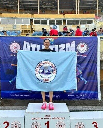 TÜSF-ÜNİLİG Atletizm Türkiye Şampiyonası İzmir’de yapıldı. Yarışmalarda Erciyes Üniversitesi sporcuları