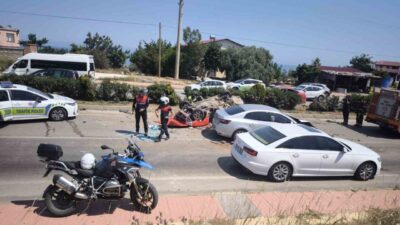 Mersin’in Erdemli ilçesinde 4 otomobilin karıştığı trafik kazasında 1 kişi
