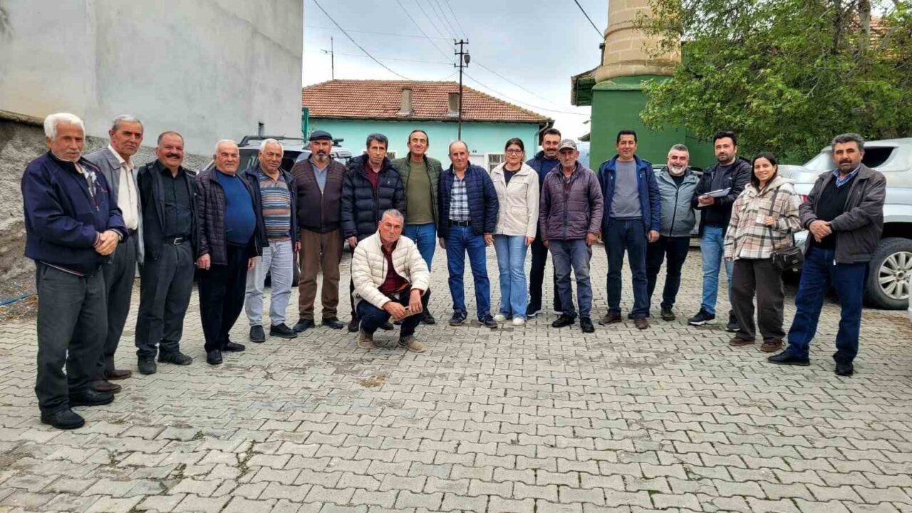 Konya’nın Ereğli ilçesinde çiftçiler ilaçlama ve gübreleme konularında bilgilendirildi. Konya