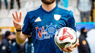 1. Lig’de şampiyonluğa ulaşan Erzurumspor FK’nın 35 yaşındaki tecrübeli golcüsü