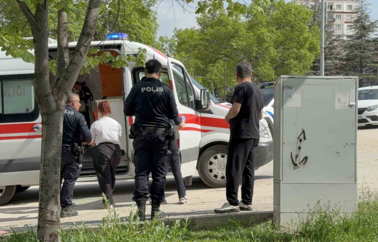 Eskişehir’de ‘erkek arkadaş’ meselesi nedeniyle çıkan bıçaklı kavgada 3 kız