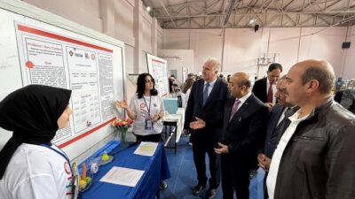 Erzincan Lisesi tarafından düzenlenen Bilim Fuarı, İl Millî Eğitim Müdürü