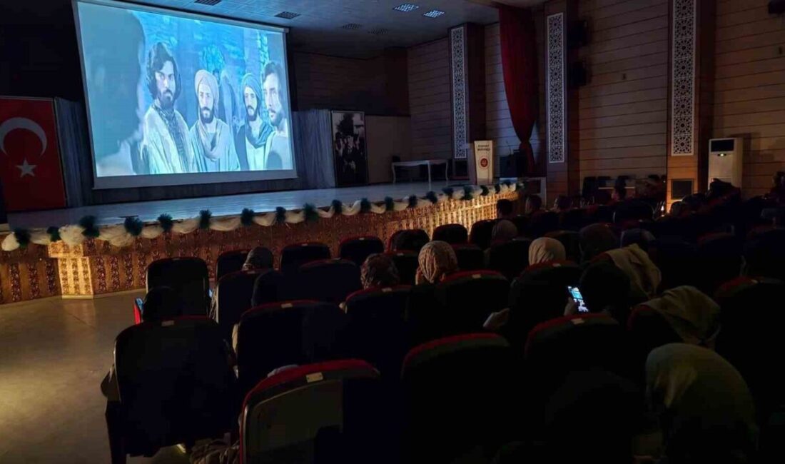 Erzincan İl Müftülüğü tarafından yürütülen “Siyervizyon” projesi kapsamında lise ve