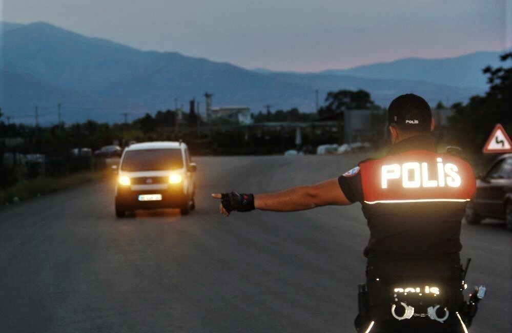 Erzincan İl Emniyet Müdürlüğü ekiplerince aranan şahıslara yönelik düzenlenen çalışmalarda,