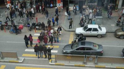 Erzincan’da Kurban Bayramı öncesinde alışveriş yapmak isteyen vatandaşlar, çarşı ve