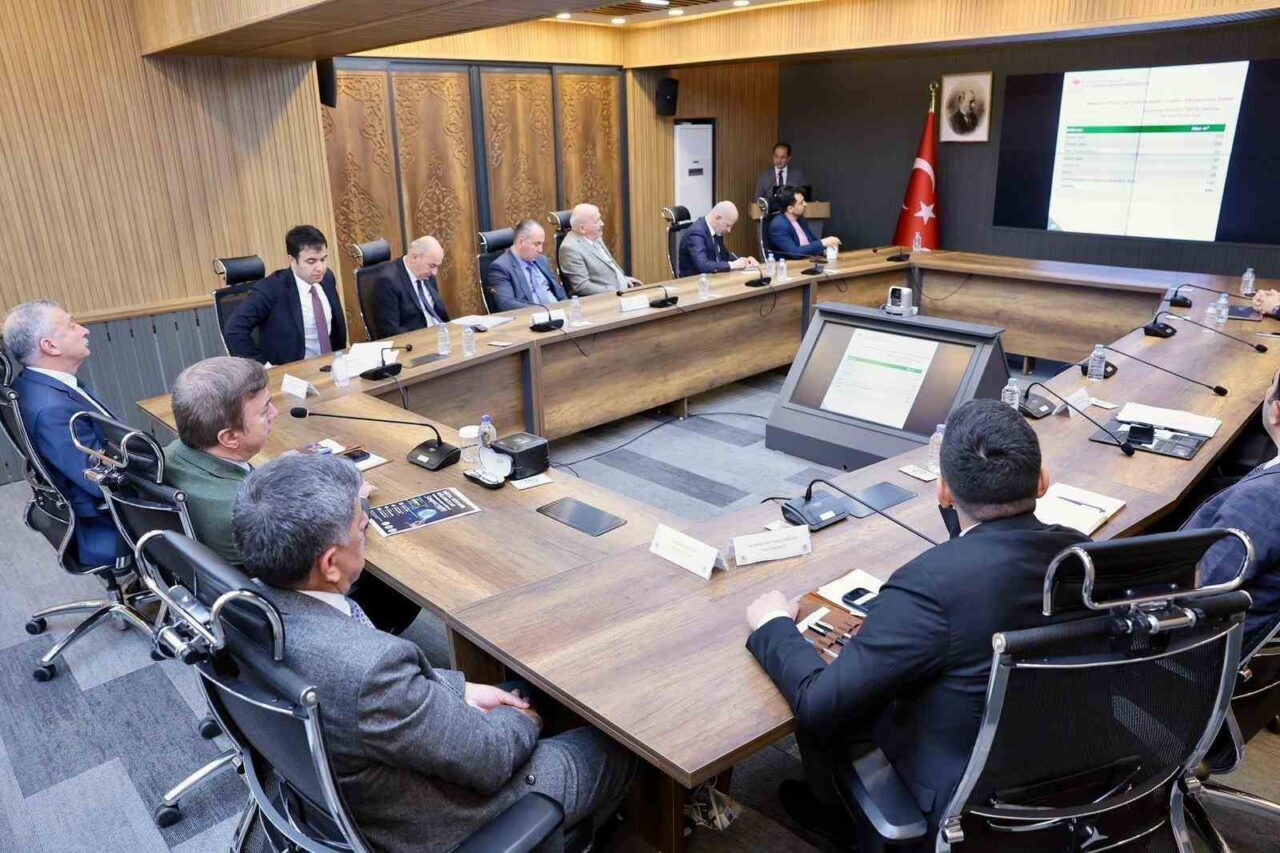 Erzincan Valisi Hamza Aydoğdu başkanlığında düzenlenen toplantıda, “Erzincan Hayvancılık Bölgesi