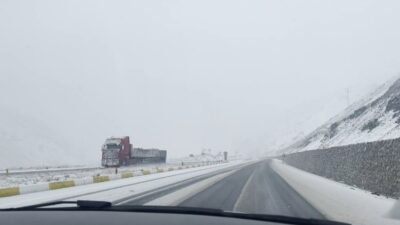 Erzincan’ın yüksek kesimlerinde mayıs ayında kar yağışı etkili oldu. Yaz