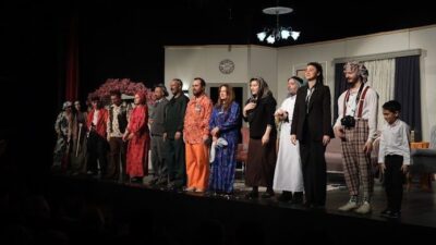 Erzurum Büyükşehir Belediyesi Şehir Tiyatrosu tarafından sahnelenen “OrganiYasyon-Helvayı Yedik” adlı