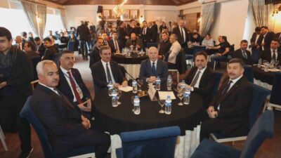 Erzurum Büyükşehir Belediyesi tarafından ’Deprem ve zemin istişare’ toplantısı düzenlendi.