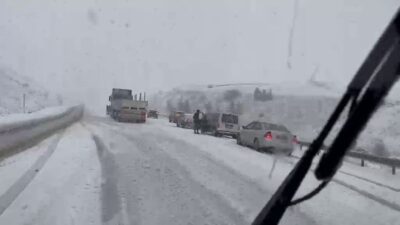 Erzurum’da etkili olan yoğun kar yağışı, özellikle yüksek kesimlerde yaşamı