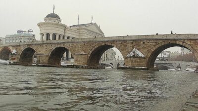 Esenler Belediyesi, Kuzey Makedonya’nın başkenti Üsküp’te bulunan tarihi Taş Köprü’nün