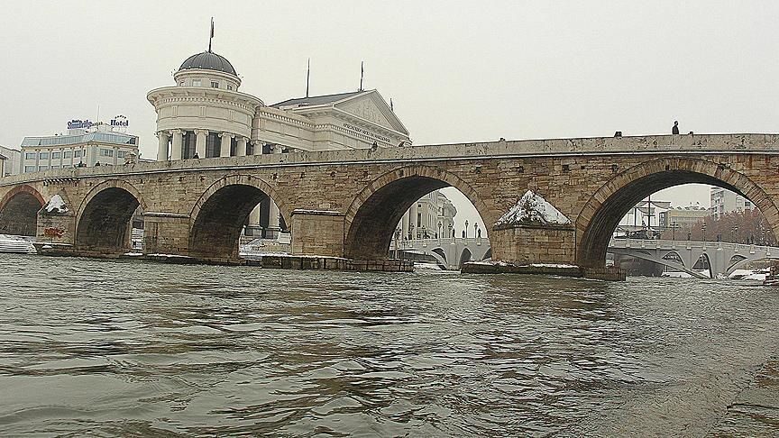 Esenler Belediyesi, Kuzey Makedonya’nın başkenti Üsküp’te bulunan tarihi Taş Köprü’nün