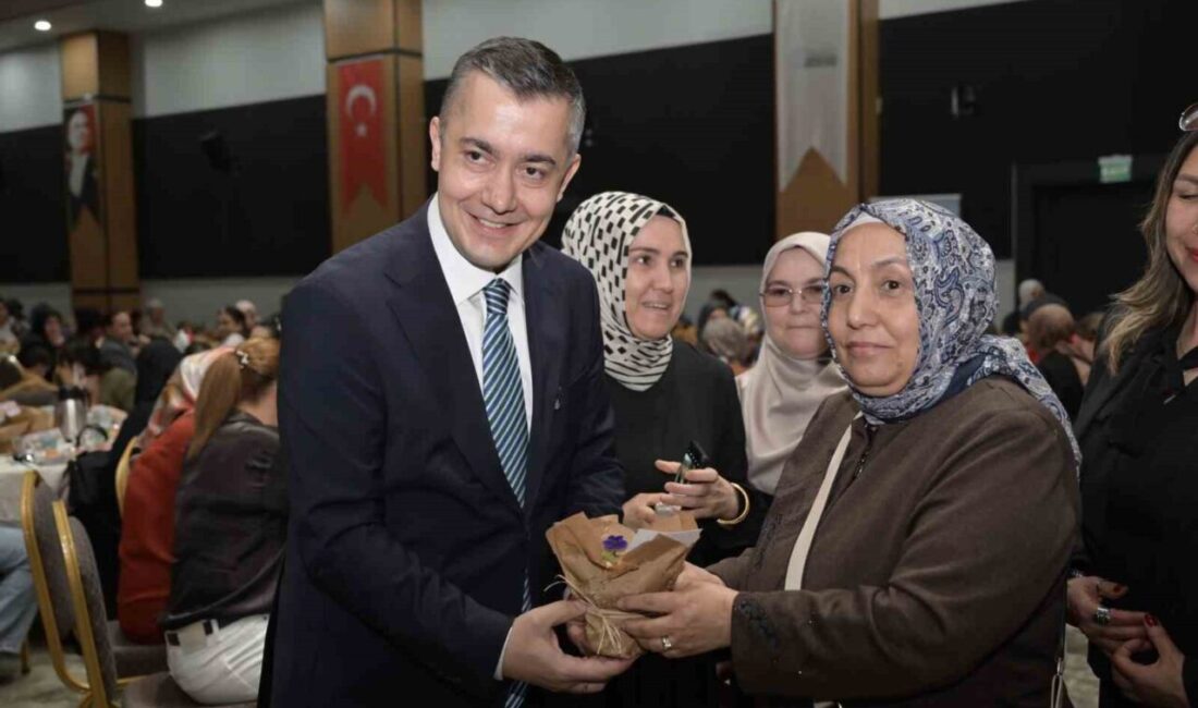 Esenyurt Belediyesi tarafından Anneler Günü kapsamında düzenlenen programda konuşan Belediye