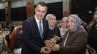 Esenyurt Belediyesi tarafından Anneler Günü kapsamında düzenlenen programda konuşan Belediye