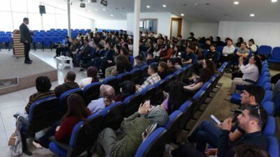 Esenyurt Belediyesi, Sürekli Eğitim Merkezi’nde gerçekleştirdiği “Yapay Zeka Çağında Yetenek