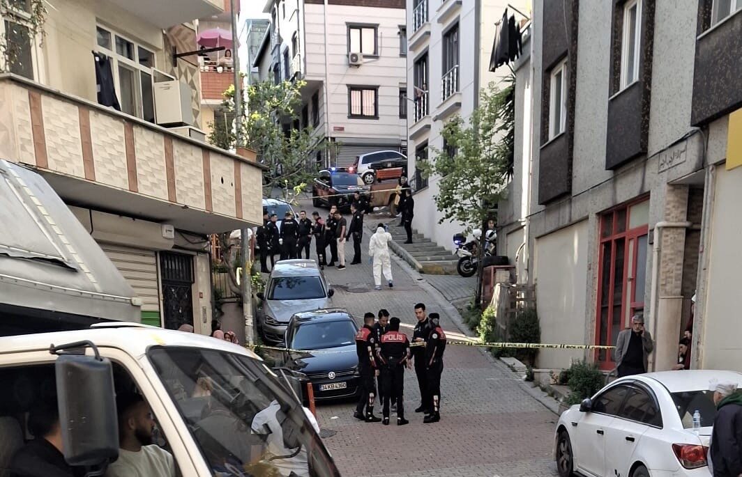 İstanbul Kağıthane’de boşanma aşamasındaki eşini silahla yaralayan şahıs, çıkan arbede
