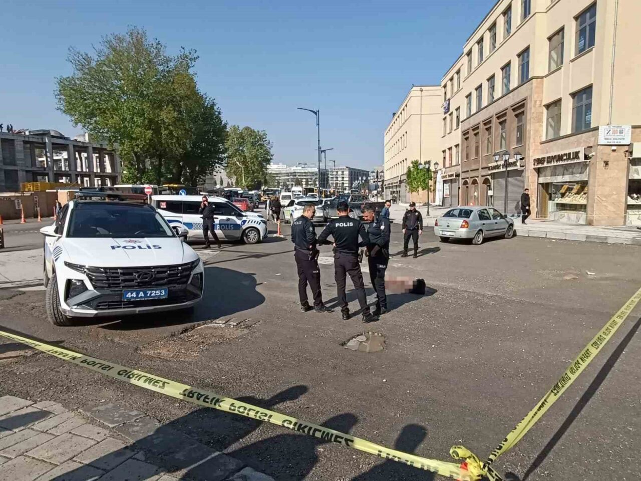 Malatya’da eski eşini cadde ortasında pompalı tüfekle öldüren zanlı tutuklanarak