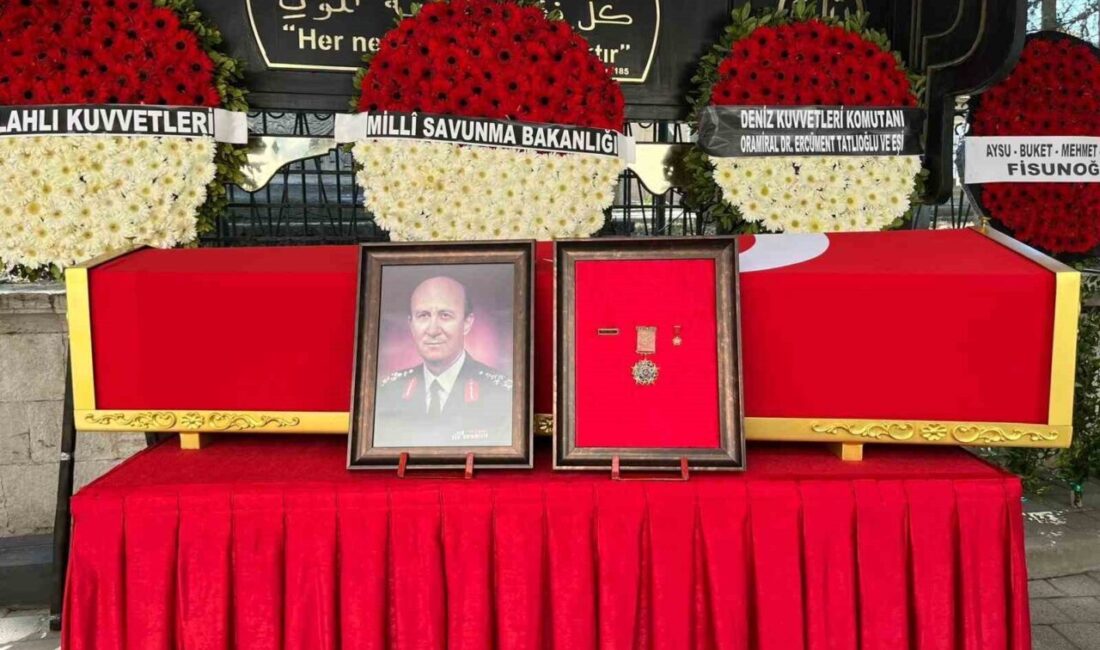 Eski Kara Kuvvetleri Komutanı Orgeneral Mustafa Muhittin Fisunoğlu, İstanbul’da düzenlenen