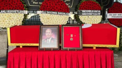 Eski Kara Kuvvetleri Komutanı Orgeneral Mustafa Muhittin Fisunoğlu, İstanbul’da düzenlenen
