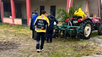 Malatya’nın Kale ilçesinde eski mahalle muhtarı, bahçede traktörün altında ölü