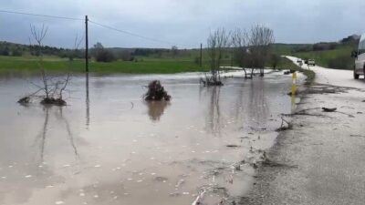 Karabük’ün Eskipazar ilçesinde etkili olan dolu ve sağanak yağış hayatı