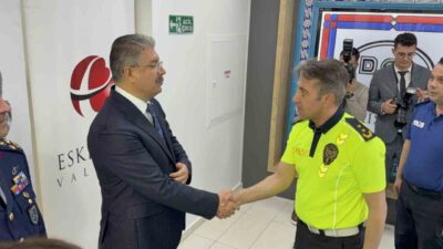 Eskişehir Valisi Erdinç Yılmaz, Kurban Bayramı dolayısıyla düzenlenen bayramlaşma programında,