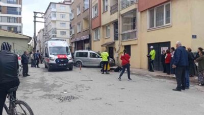 Eskişehir’de bir aracın apartman girişinde feci şekilde çarptığı 3 yayadan